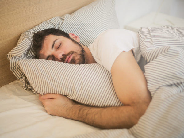 Como dormir bem trabalhando à noite? Descubra!